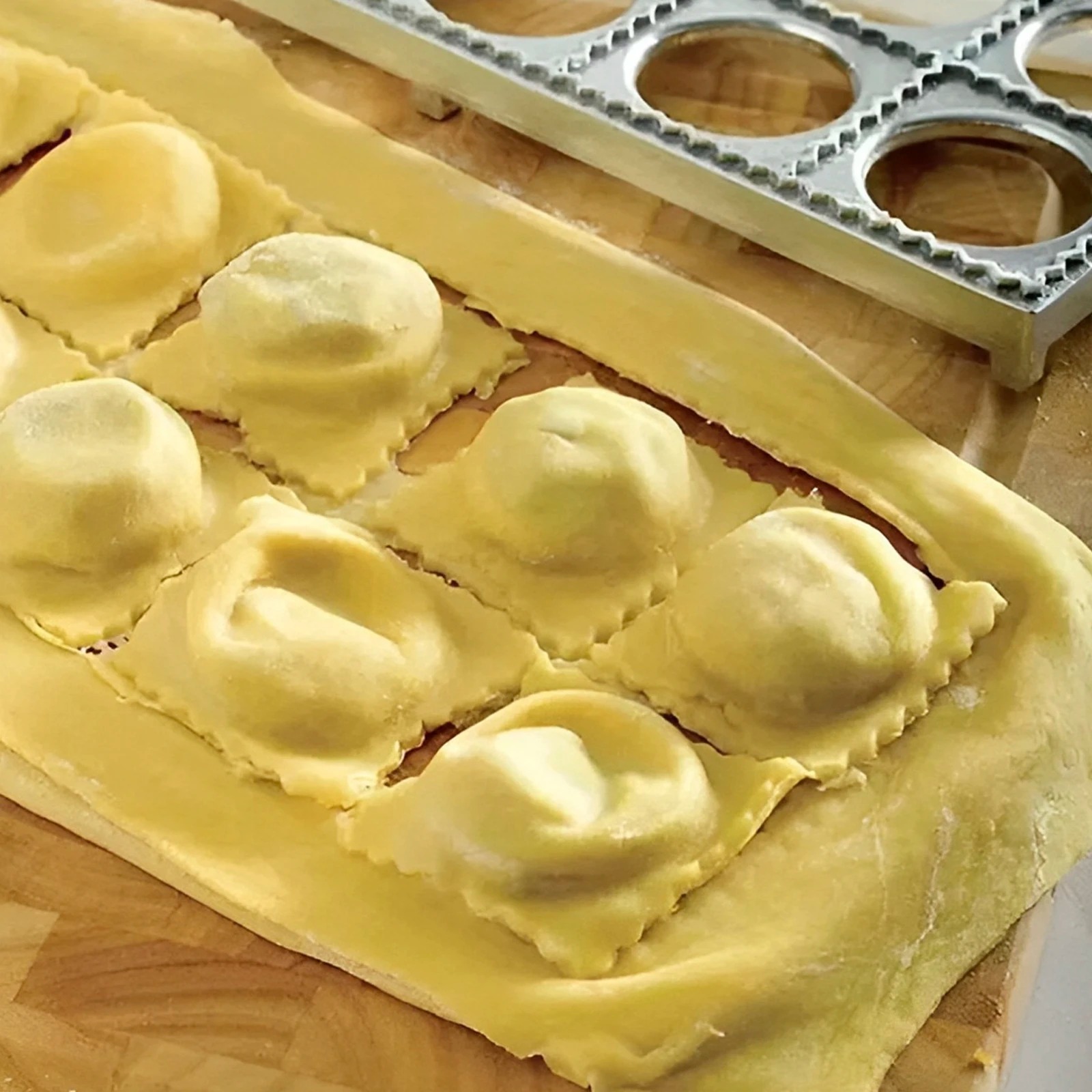 Dumpling Mold 12 Holes Ravioli - огляд і ціна Kitchen Gadgets Products